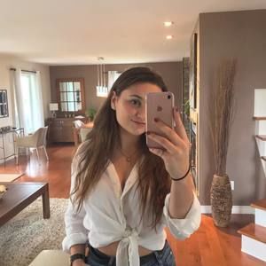 Meet your Posher, Alexia
